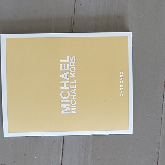 Handbag - Picture 2 of 3